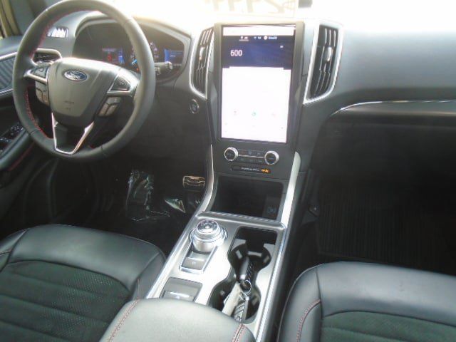 Used 2024 Ford Edge ST-Line w/ Class II Trailer Tow Package AWD/4WD image 12