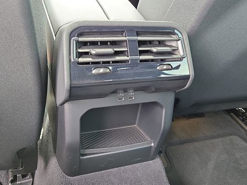 Used 2024 BMW 530i w/ M Sport Package RWD image 16