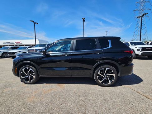 Used 2024 Mitsubishi Outlander SE FWD image 3