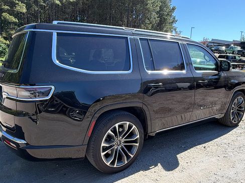 Used 2024 Jeep Grand Wagoneer Series III w/ Rear Seat Video Group 1 AWD/4WD image 8