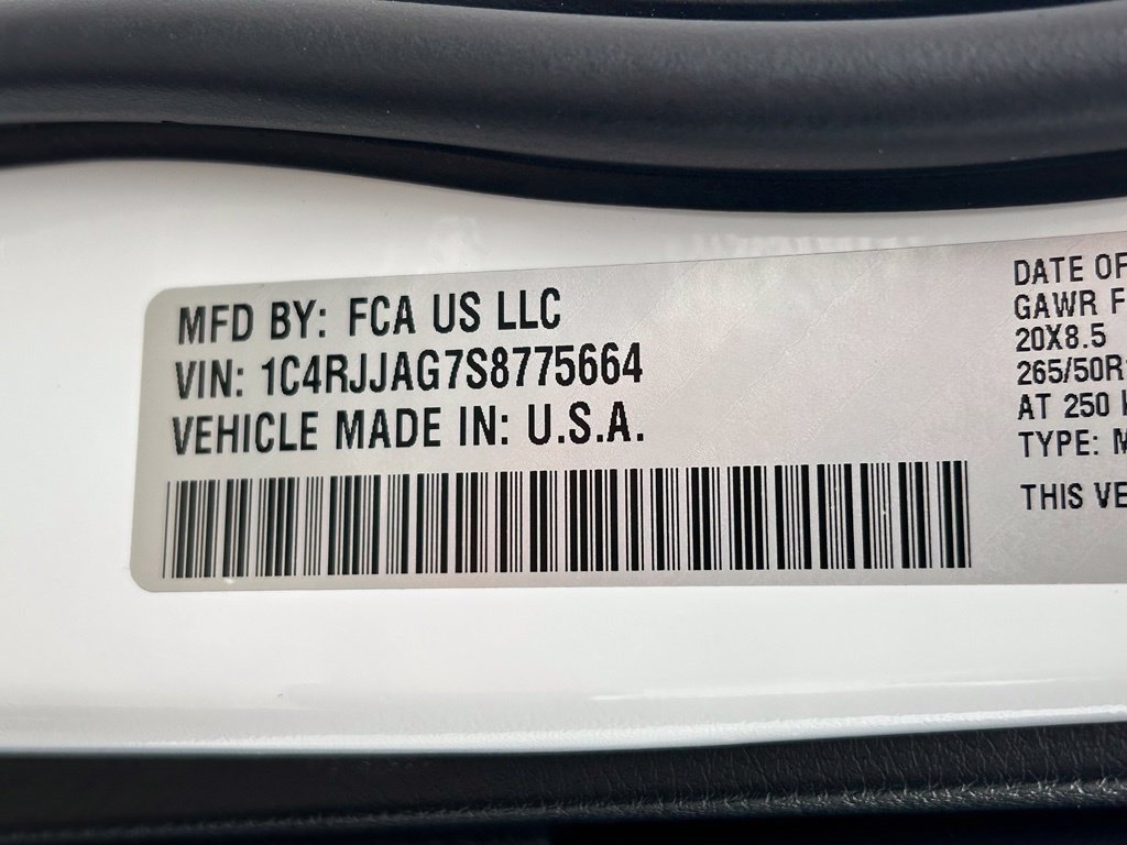 Certified 2025 Jeep Grand Cherokee L Laredo RWD image 13