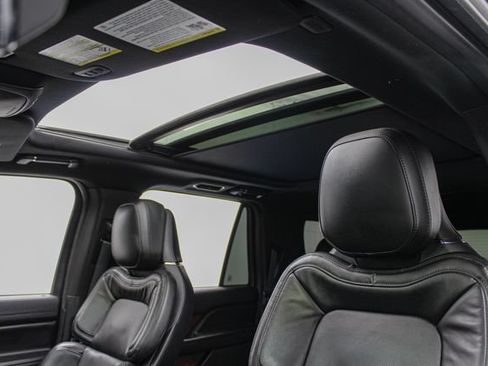 Used 2021 Lincoln Navigator L Reserve AWD/4WD image 17