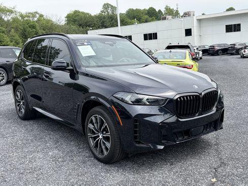 Certified 2024 BMW X5 xDrive40i w/ M Sport Package AWD/4WD image 3
