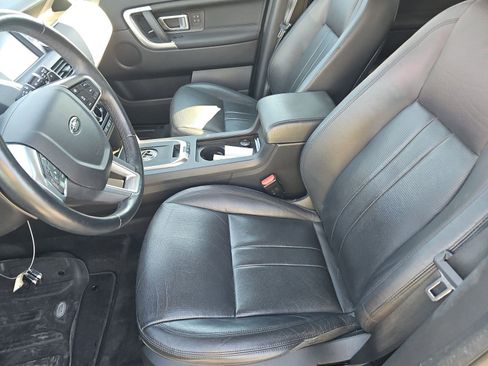 Used 2019 Land Rover Discovery Sport HSE image 10