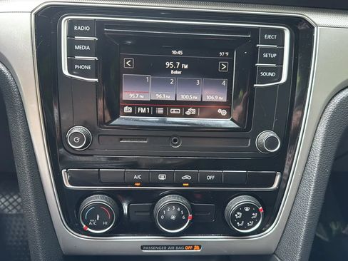 Used 2018 Volkswagen Passat 2.0T S FWD image 2