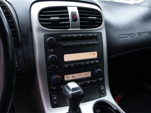 Used 2005 Chevrolet Corvette Coupe w/ Preferred Equipment Group image 23