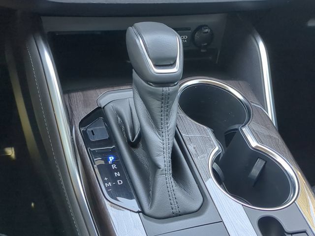 Used 2020 Toyota Highlander Platinum FWD image 30