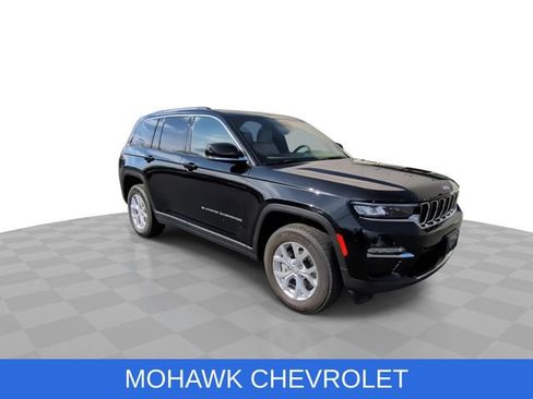 Used 2023 Jeep Grand Cherokee Limited AWD/4WD image 2