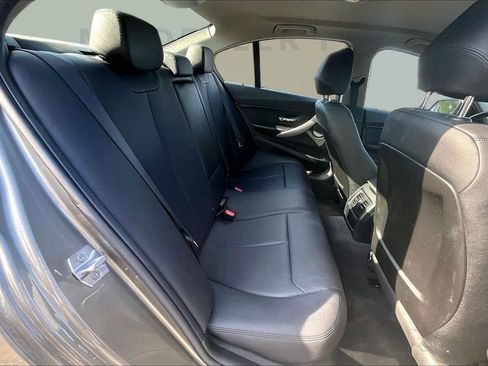 Used 2016 BMW 320i Sedan image 25