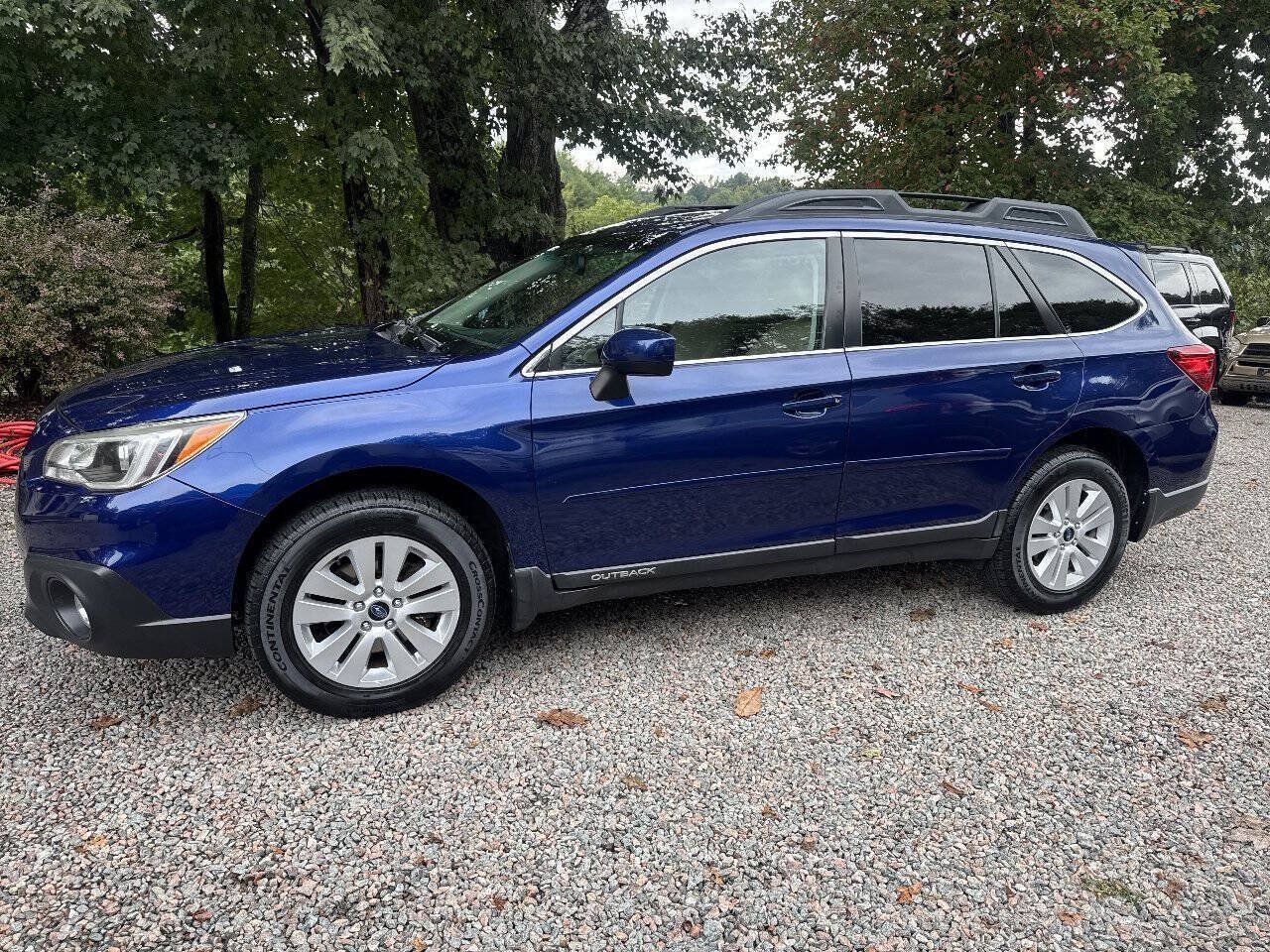 Used 2015 Subaru Outback 2.5i Premium AWD/4WD image 2
