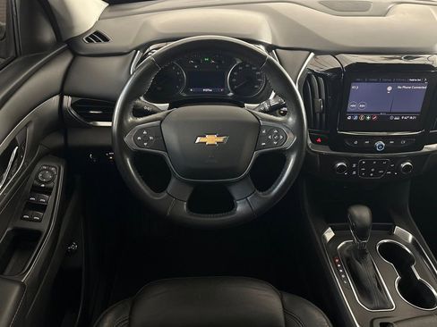Used 2021 Chevrolet Traverse LT image 18