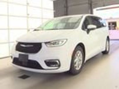 Used 2023 Chrysler Pacifica Touring-L