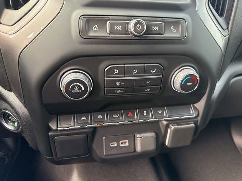Used 2022 Chevrolet Silverado 1500 Custom image 20