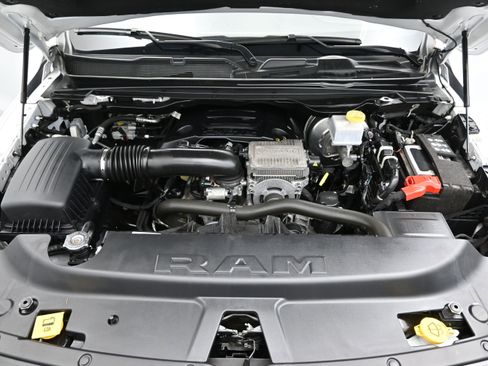Used 2023 RAM 1500 Laramie AWD/4WD image 8