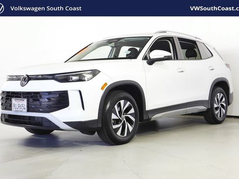 Used 2025 Volkswagen Tiguan S FWD image 1