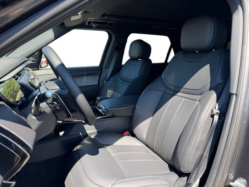 New 2026 Land Rover Range Rover Sport SE AWD/4WD image 10