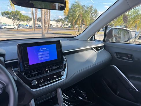 Used 2024 Toyota Corolla Cross LE image 16