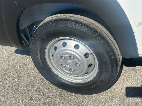 Used 2021 RAM ProMaster 2500 w/ Convenience Group image 17