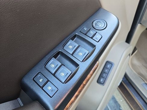 Used 2018 Chevrolet Tahoe Premier AWD/4WD image 31