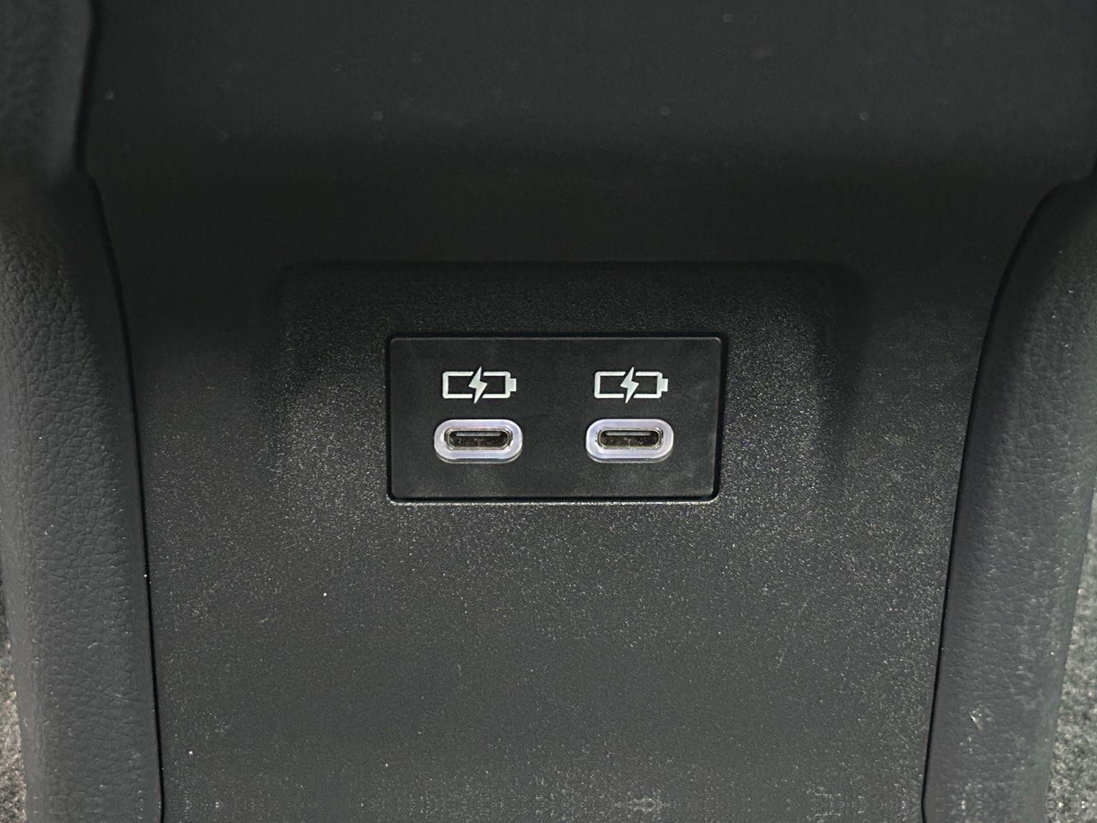 Used 2025 Toyota Prius LE FWD image 24