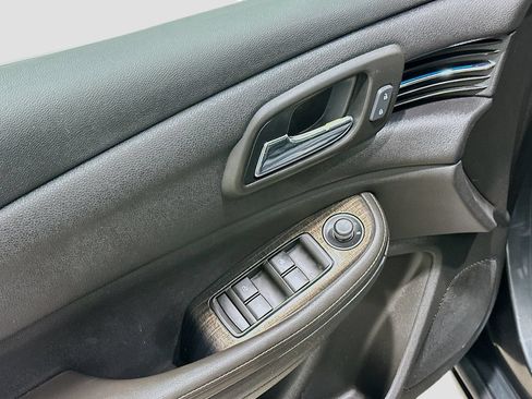 Used 2016 Chevrolet Malibu LT w/ Power Convenience Package FWD image 17