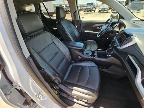 Used 2024 GMC Terrain SLT FWD image 28