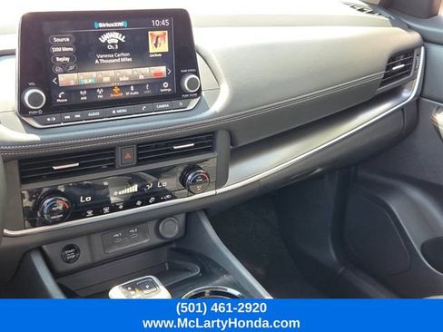 Used 2025 Nissan Rogue SV FWD image 24