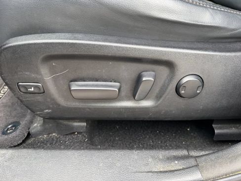 Used 2017 Toyota Highlander XLE FWD image 13