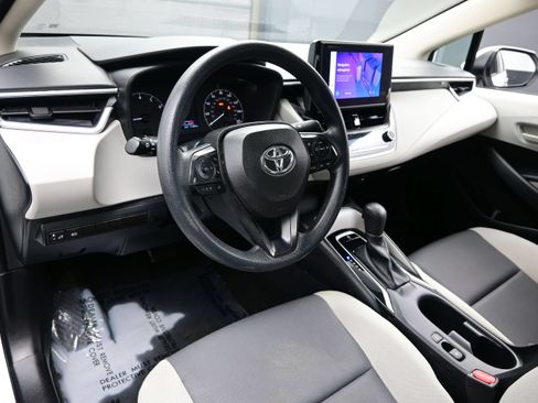 Used 2023 Toyota Corolla LE FWD image 12