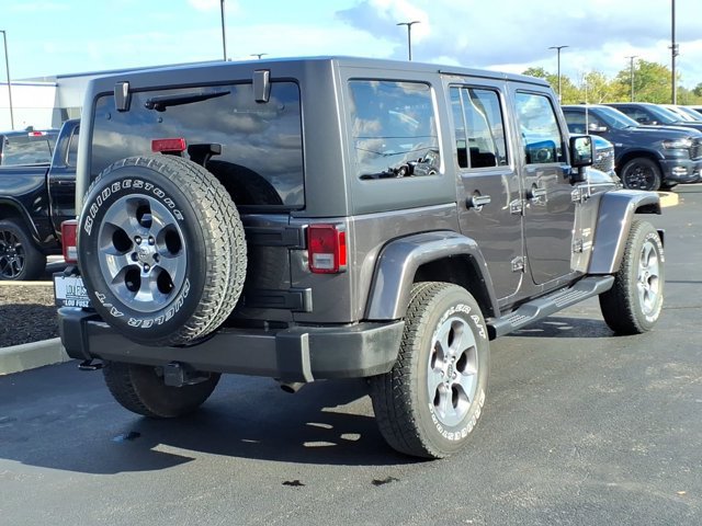 Used 2017 Jeep Wrangler Unlimited Sahara w/ Connectivity Group AWD/4WD image 24