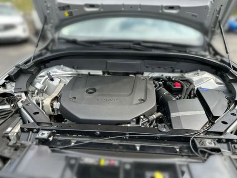 Used 2023 Volvo XC60 B6 Ultimate w/ Protection Package Premier image 27