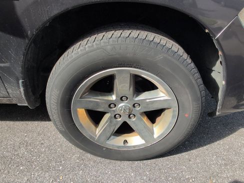 Used 2015 RAM 1500 Express image 9