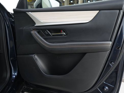 Certified 2024 MAZDA CX-90 Plug-In Hybrid w/ Preferred AWD/4WD image 9