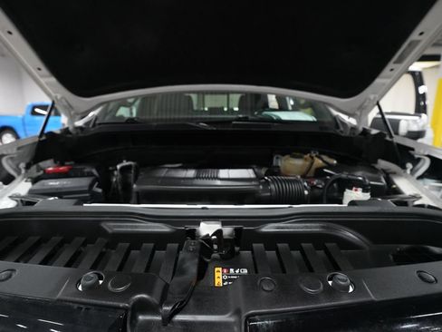 Used 2022 Chevrolet Silverado 1500 High Country w/ High Country Premium Package AWD/4WD image 3