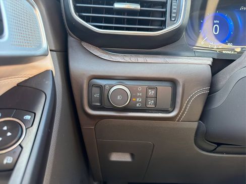 Used 2020 Ford Explorer Platinum w/ Premium Technology Package AWD/4WD image 15