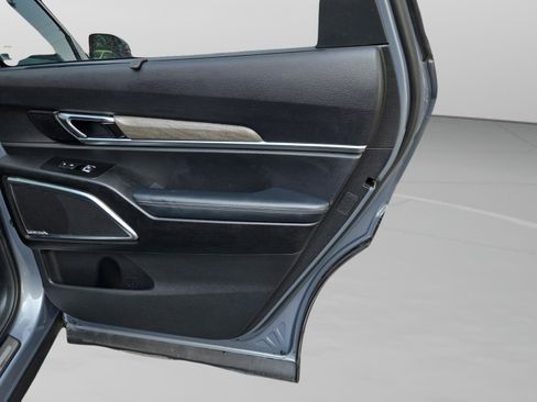 Used 2021 Kia Telluride SX w/ SX Prestige Package image 35