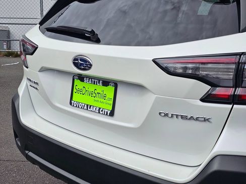 Used 2024 Subaru Outback Premium AWD/4WD image 13
