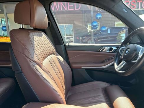 Used 2024 BMW X7 M60i w/ Executive Package image 13