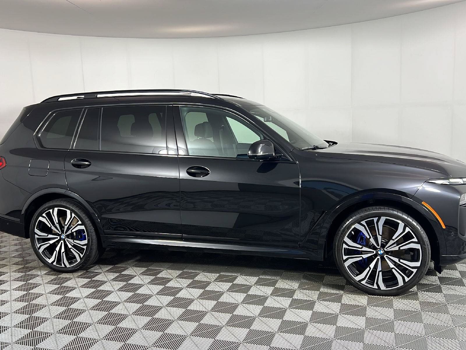 Used 2024 BMW X7 M60i w/ Executive Package AWD/4WD image 2