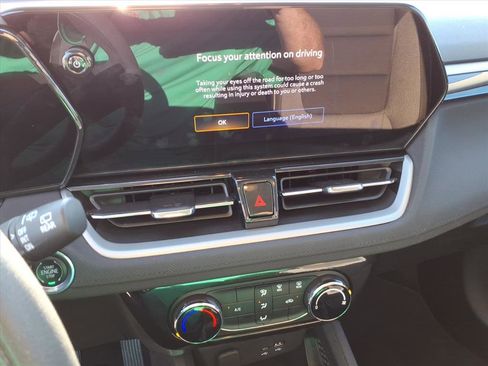 Used 2025 Chevrolet TrailBlazer LT AWD/4WD image 25