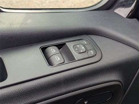 Used 2025 Mercedes-Benz Sprinter 2500 image 24