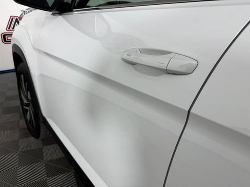 Used 2024 Volkswagen Atlas SE image 25