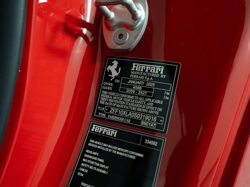 Certified 2025 Ferrari 12Cilindri RWD image 31