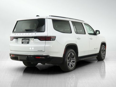 Used 2024 Jeep Wagoneer Series II w/ Flexible Seating Group AWD/4WD image 5