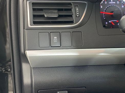 Used 2016 Toyota Camry SE w/ Moonroof Package image 24