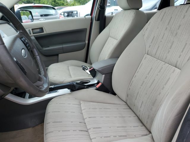 Used 2010 Ford Focus SE FWD image 24