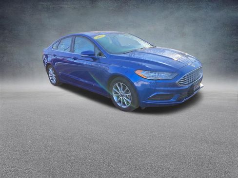 Used 2017 Ford Fusion SE w/ Fusion SE Technology Package image 10