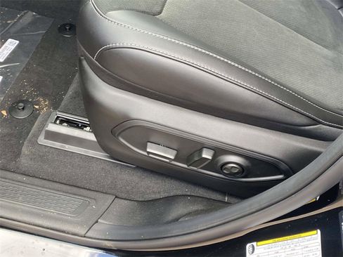 New 2025 Jeep Grand Cherokee Altitude image 14