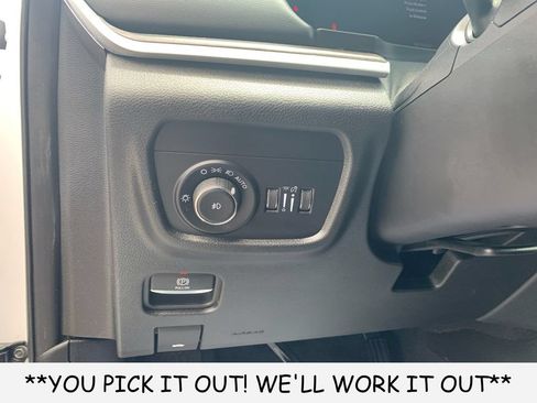 Used 2025 Jeep Grand Cherokee Limited AWD/4WD image 13