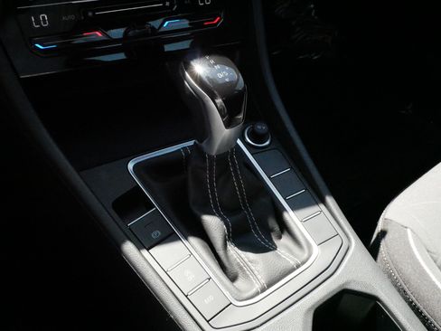 Certified 2025 Volkswagen Jetta Sport FWD image 24